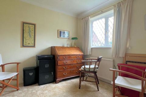 2 Chantry Orchard, Steyning, BN44 3SL