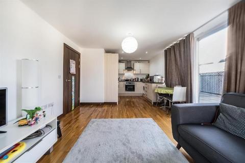 1 bedroom flat for sale, Wintergreen Boulevard, Drayton Garden Village, West Drayton, UB7 9GJ