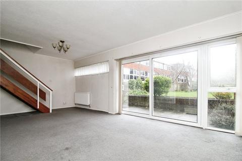 3 bedroom terraced house to rent, Bracewood Gardens, Croydon, CR0