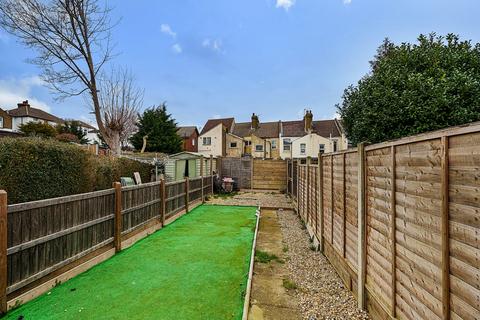 3 bedroom terraced house for sale, Roach Street, Rochester