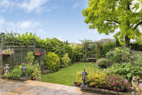 16 Stuart Close, Hextable, Swanley, BR8 7LY
