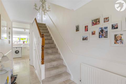 16 Stuart Close, Hextable, Swanley, BR8 7LY