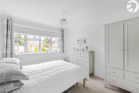 16 Stuart Close, Hextable, Swanley, BR8 7LY
