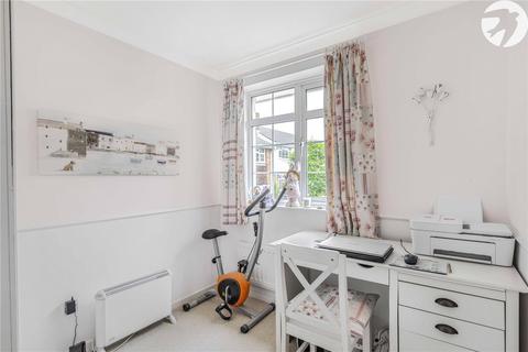 16 Stuart Close, Hextable, Swanley, BR8 7LY