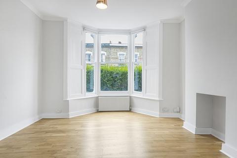 3 bedroom terraced house to rent, Canning Road, Highbury