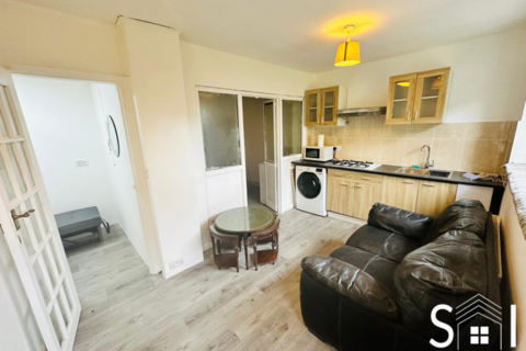 2 bedroom terraced house to rent, Sipson Road, West Drayton, UB7