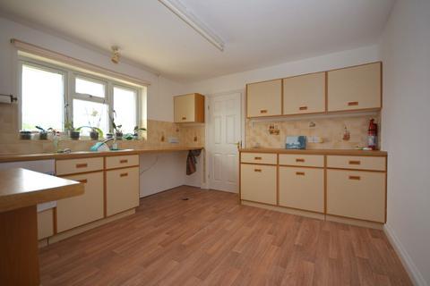3 bedroom detached bungalow for sale, 4 Heol Seithendre, Fairbourne, LL38 2EY