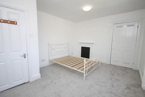 2 bedroom house to rent, Park Street