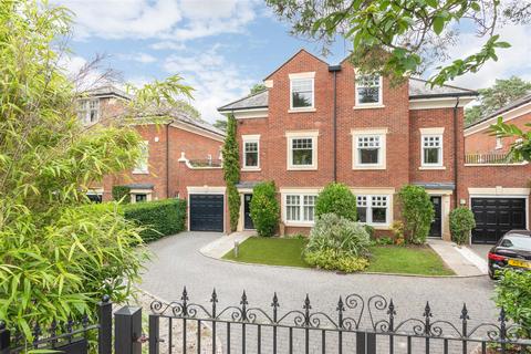 4 bedroom semi-detached house for sale, Grange Court, Old Avenue , Weybridge