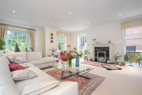 4 bedroom semi-detached house for sale, Grange Court, Old Avenue , Weybridge