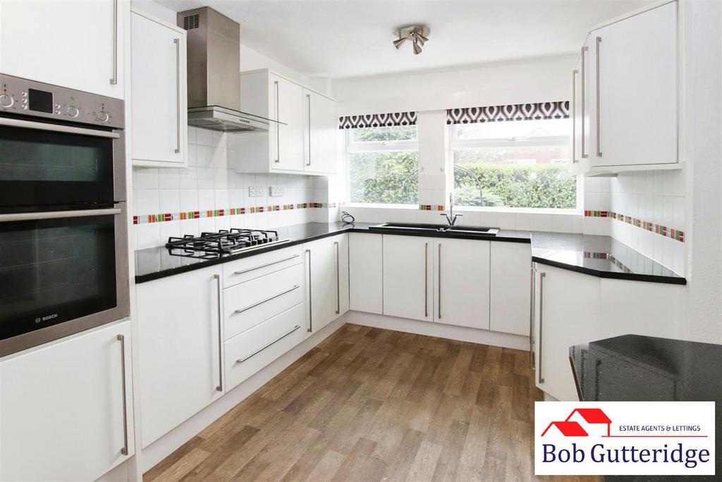 Fitted kitchen / breakfast room