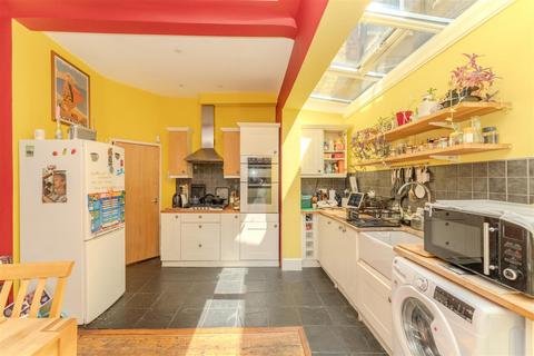1 Northcroft Road, London, W13 9SR