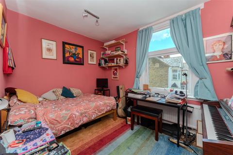 1 Northcroft Road, London, W13 9SR