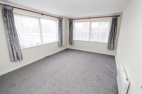 2 bedroom flat for sale, The Elms, Stoke Road, Leighton Buzzard