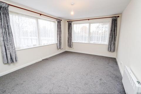 2 bedroom flat for sale, The Elms, Stoke Road, Leighton Buzzard
