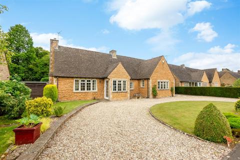 3 bedroom bungalow for sale, Cherry Orchard Close, Chipping Campden