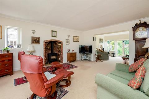 3 bedroom bungalow for sale, Cherry Orchard Close, Chipping Campden