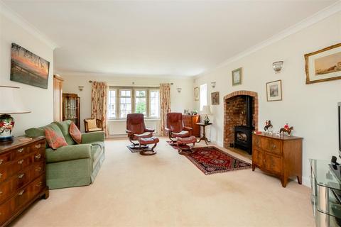 3 bedroom bungalow for sale, Cherry Orchard Close, Chipping Campden