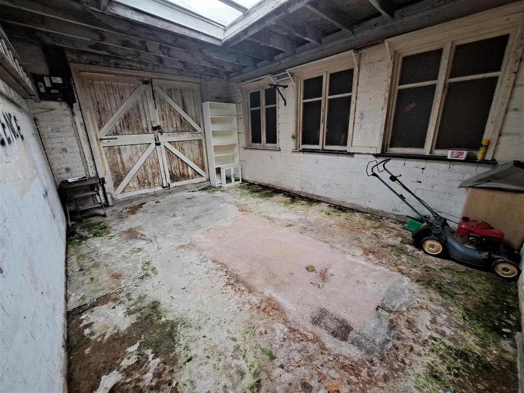 Side Garage