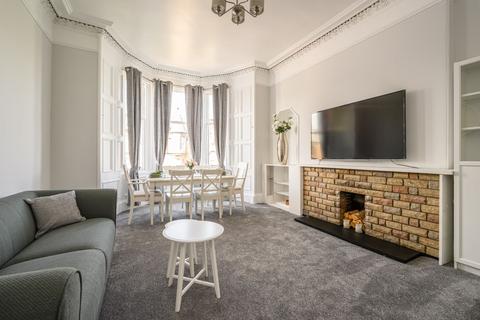 3 bedroom flat for sale, 28, 3F2, Roseneath Place, Marchmont, Edinburgh