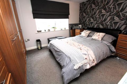 2 bedroom apartment for sale, Dingle Close, Manchester M26