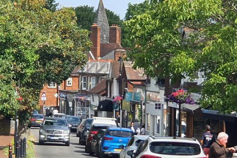 3 bedroom semi-detached house for sale, Leatherhead Road, Leatherhead KT23