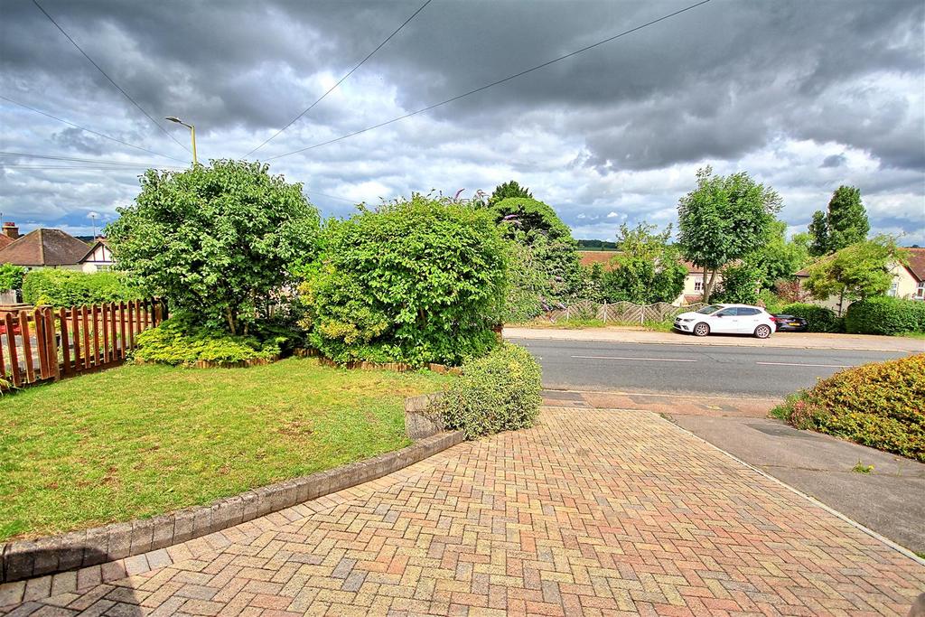 Driveway for four cars