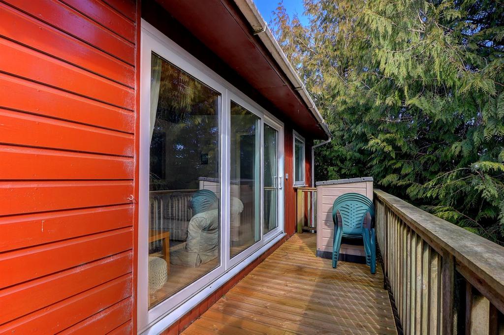 Decking .4.jpg