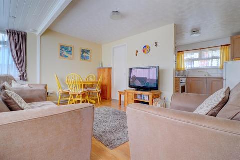 2 bedroom chalet for sale, Golden Bay, Merley Road, Westward Ho!