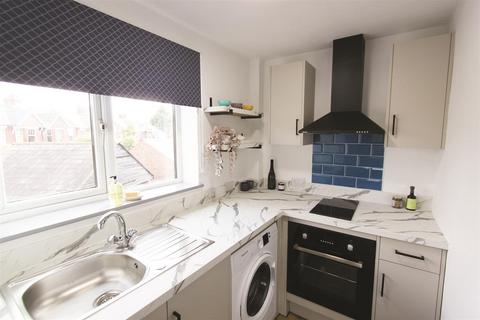 1 bedroom flat to rent, Mill Road, Eastbourne
