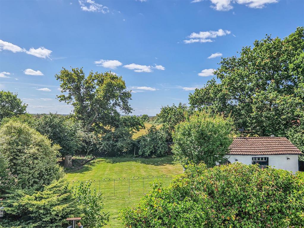 Greenbelt land views to the rear