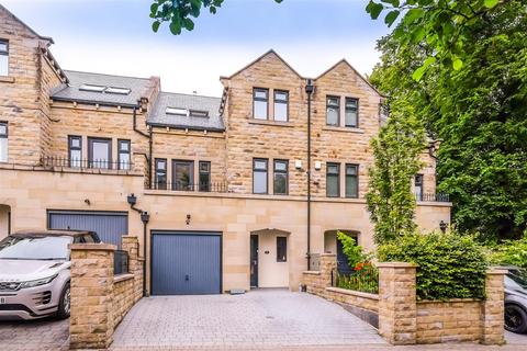 4 bedroom townhouse for sale, Warren Lodge Gardens, Halifax