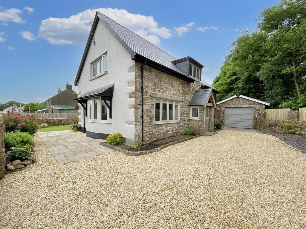 Jeffreyston, Kilgetty 3 bed detached house for sale £425,000