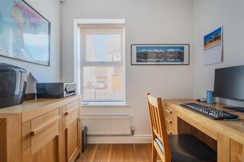 9 Mapstone Rise, Longwell Green, Bristol, BS30 9DL