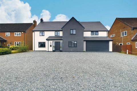 6 bedroom detached house for sale, Greenfields Road, Dereham