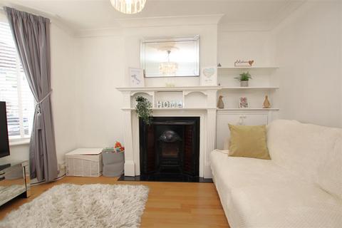 2 bedroom end of terrace house for sale, Hill House Road, Dartford