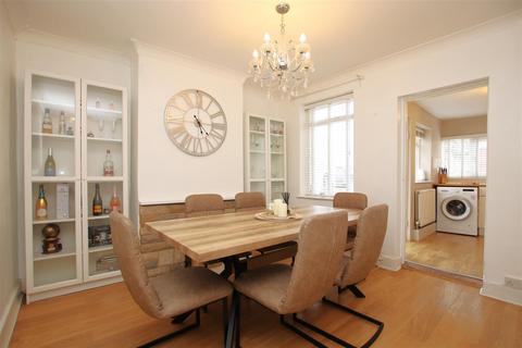 53 Hill House Road, Dartford, DA2 6HG