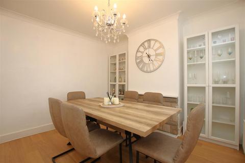 53 Hill House Road, Dartford, DA2 6HG