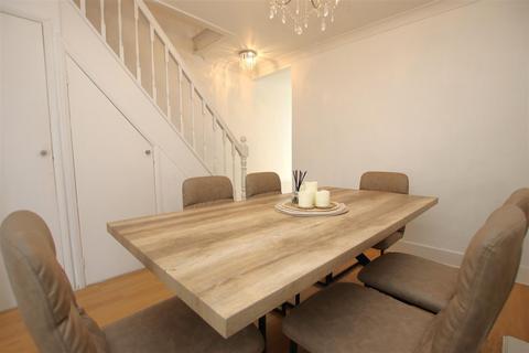 53 Hill House Road, Dartford, DA2 6HG