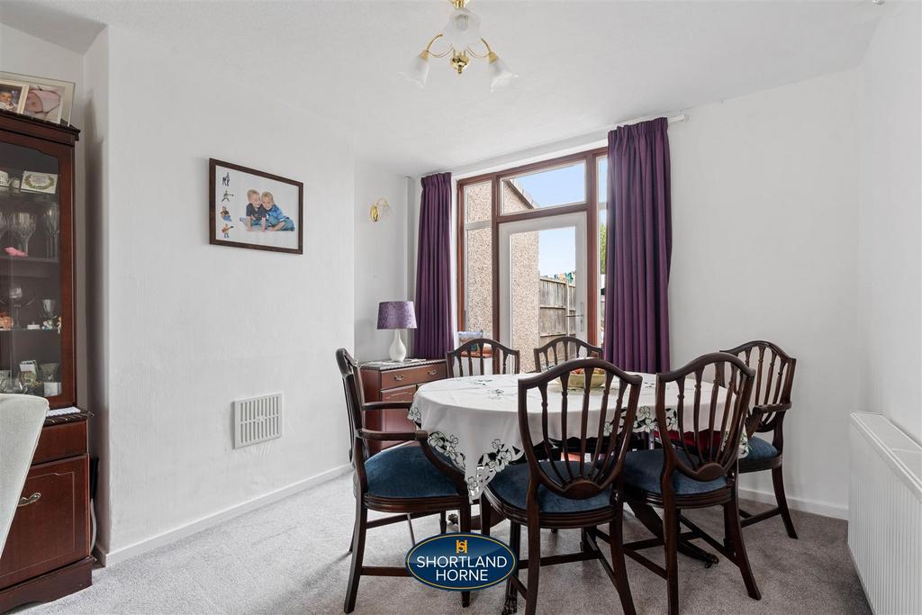 Lounge/dining room
