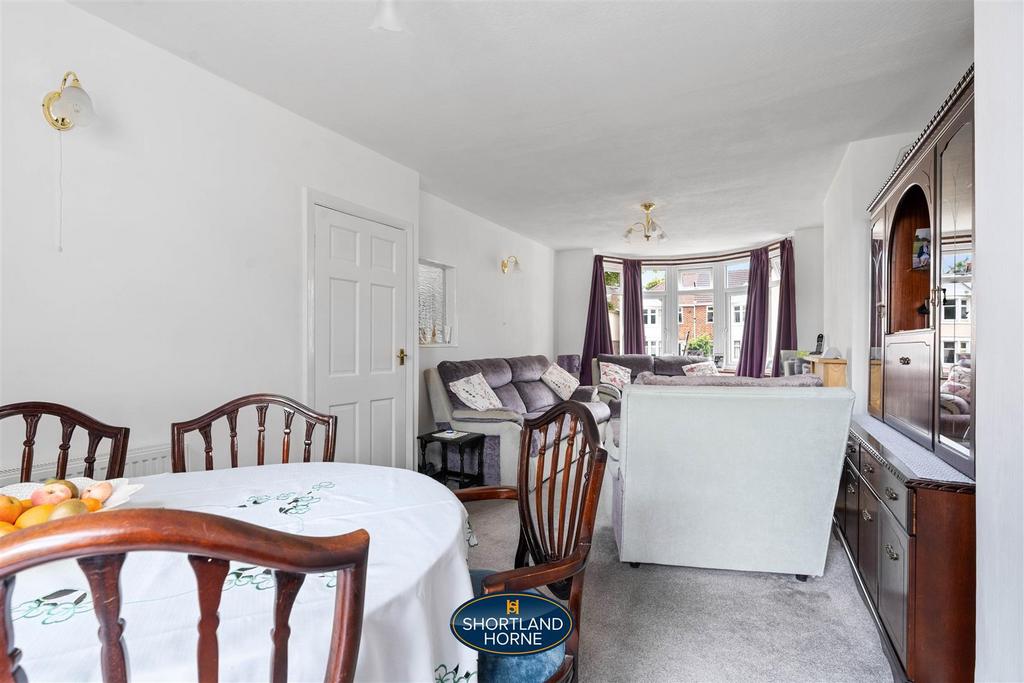 Lounge/dining room