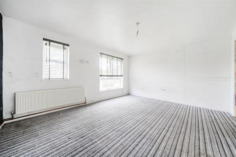 Studio for sale, Blakeney Road, Stevenage