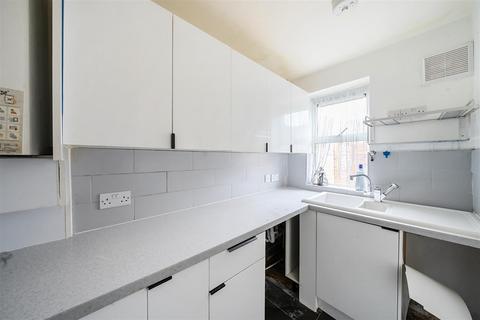 Studio for sale, Blakeney Road, Stevenage