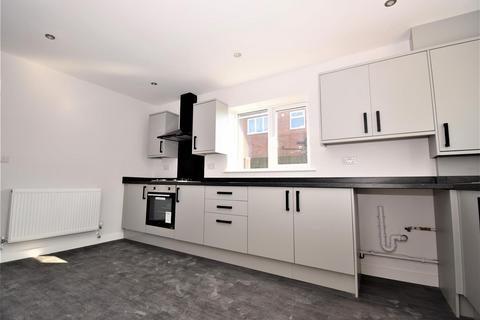 2 bedroom semi-detached house to rent, Reginald Road, Scunthorpe