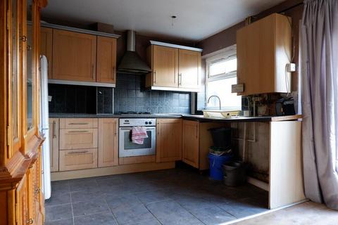 3 bedroom terraced house to rent, Rednall Drive, Sutton Coldfield