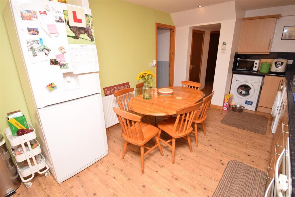 Kitchen three .jpg