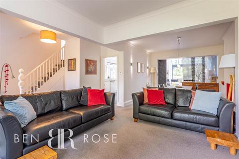 Oakbank Withnell Fold, Withnell, Chorley, PR6 8BA