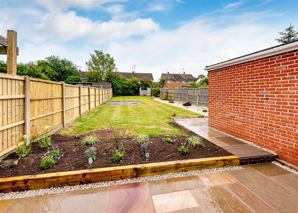 21 Redhill Avenue-Garden B.jpg