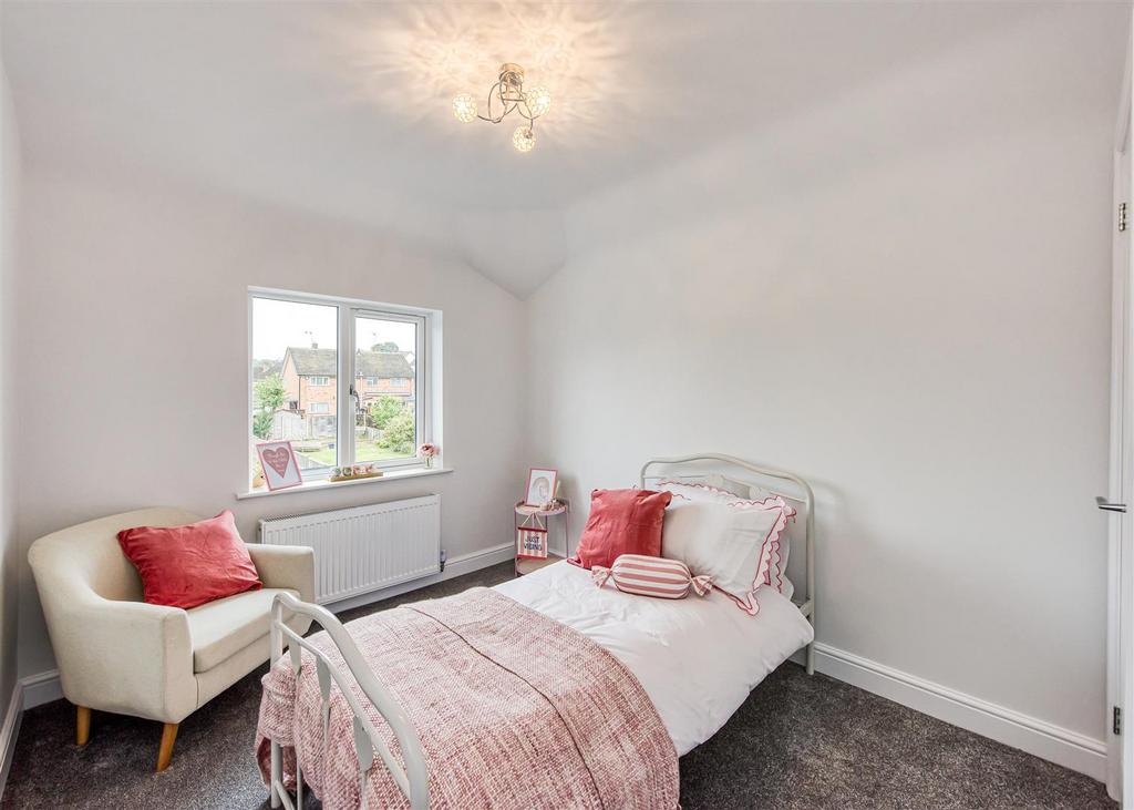21 Redhill Avenue-Bedroom 3.jpg
