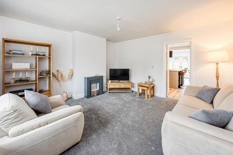 21 Redhill Avenue, Wombourne, Wolverhampton, WV5 0HF